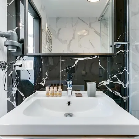 Carbon By Oneapartments *